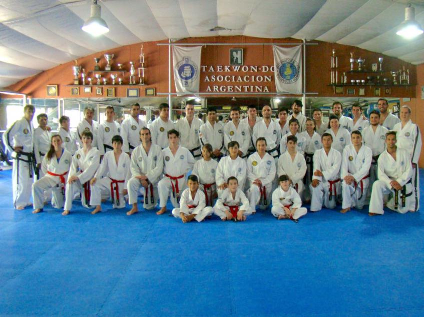 Clase en la TAA dictada por el GM Galarraga donde asistieron Pepa Campagnoli, Martina Pèrés, Juan Bautista Campos Dugone, Miguel Oreste Capó, Thomas Mc Candless, Maestro Horacio Boitano y los Prof. Gonzalo Hauri, Noelia Romero, y Nicolás Brítez.